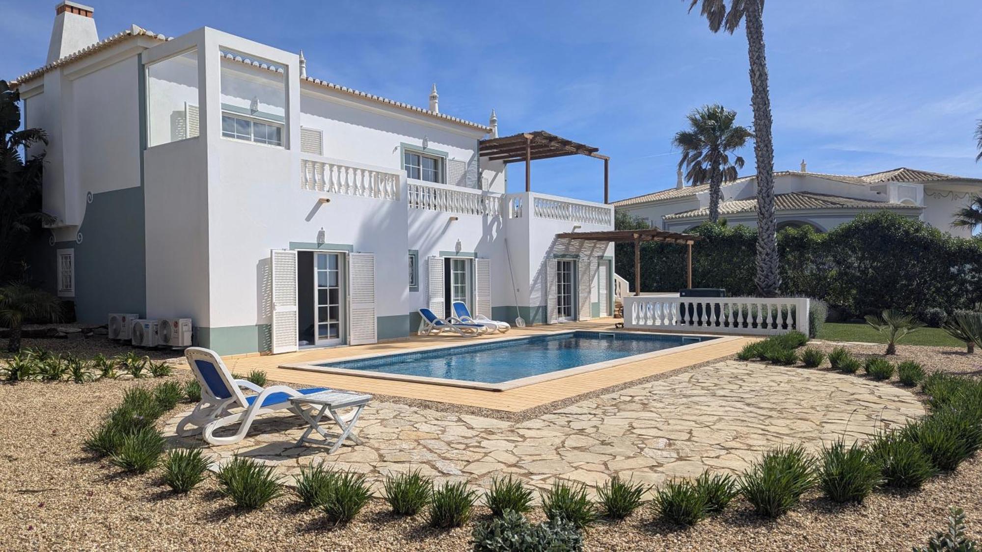 Stunning Villa With Pool & View Near Beach Budens Kültér fotó