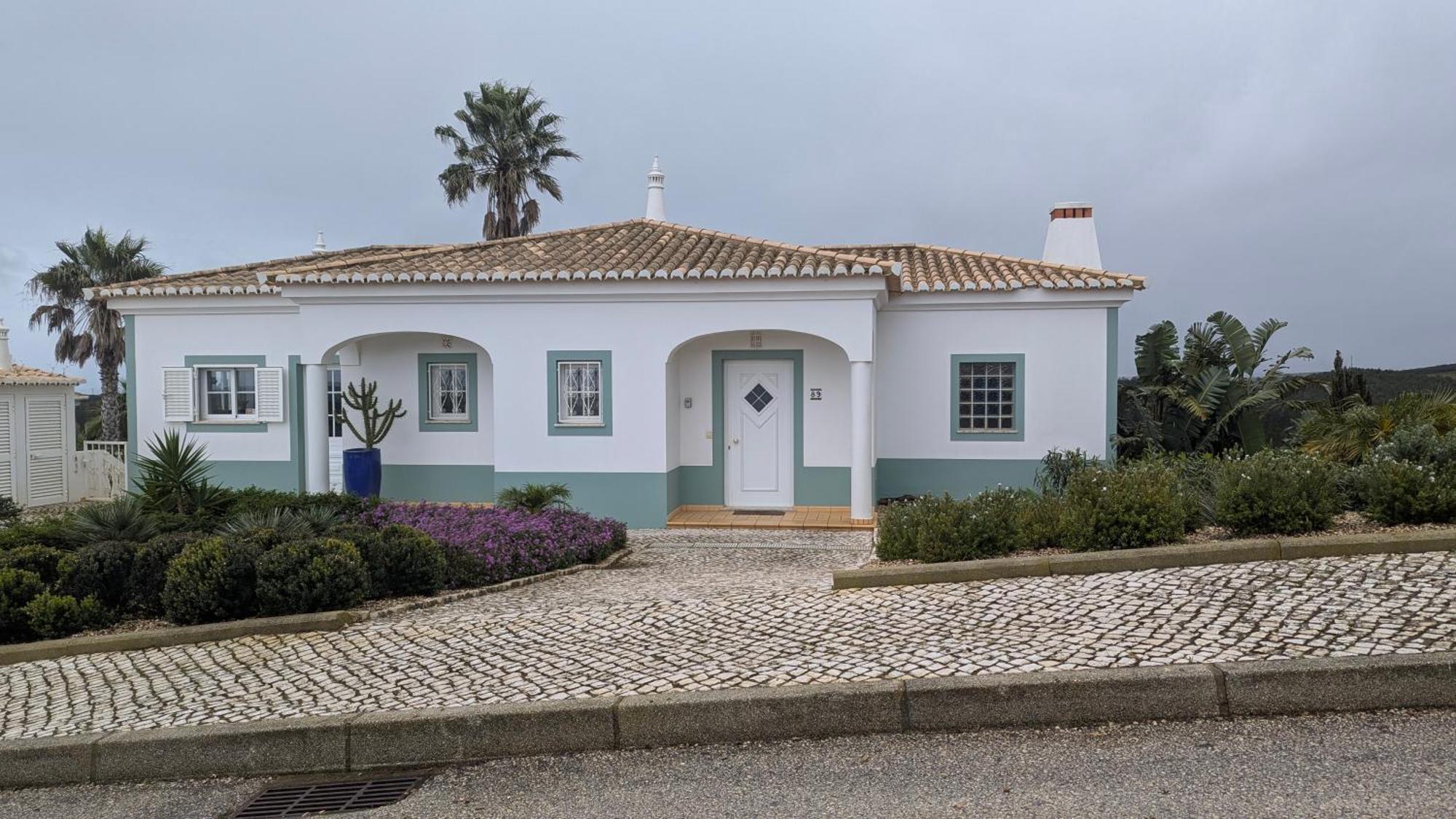 Stunning Villa With Pool & View Near Beach Budens Kültér fotó